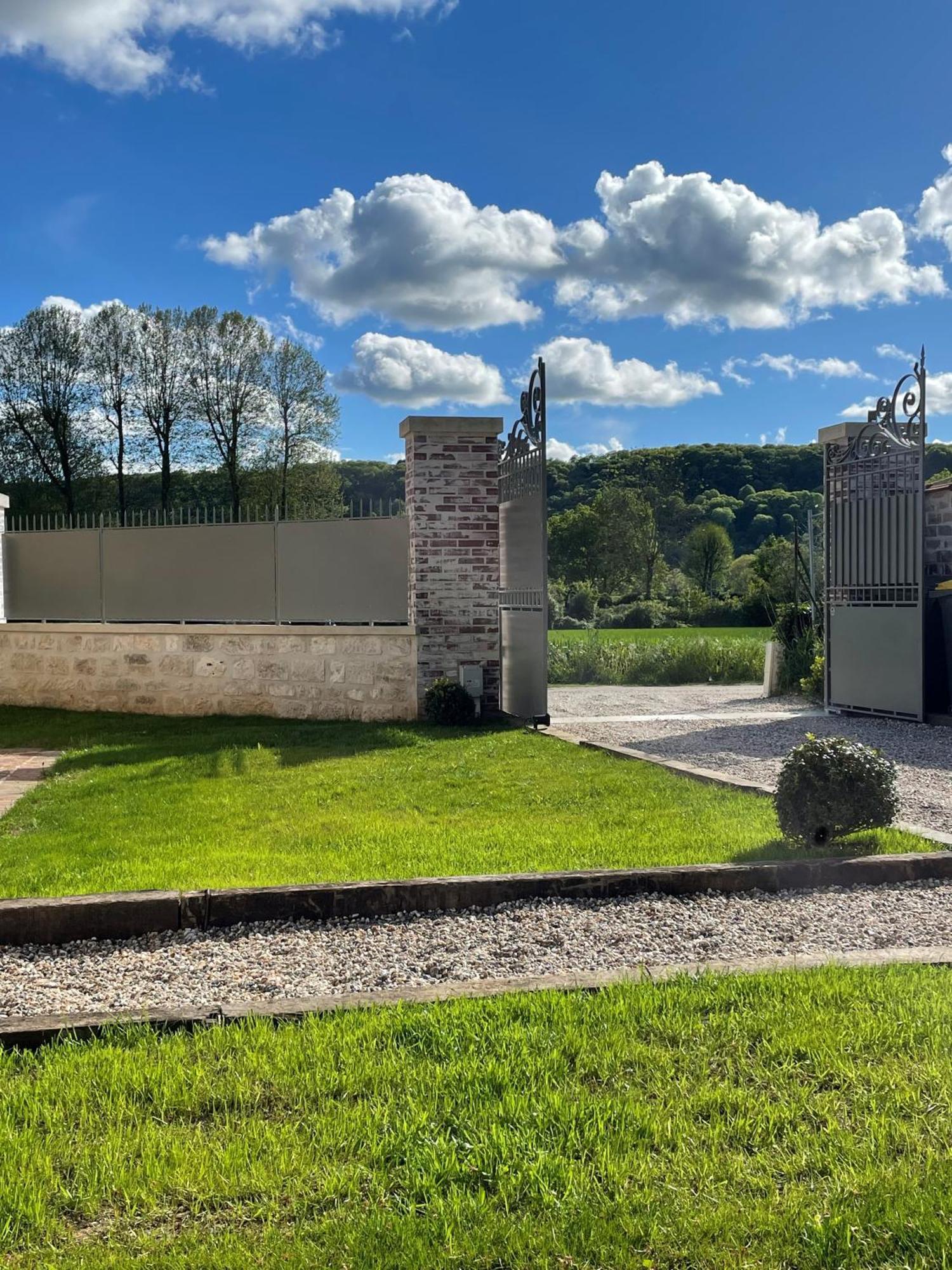 La Petite Maison De Giverny - Privatisation Gite De Charme 5 Etoiles Au Coeur Du Village - 3 Chambres Buitenkant foto